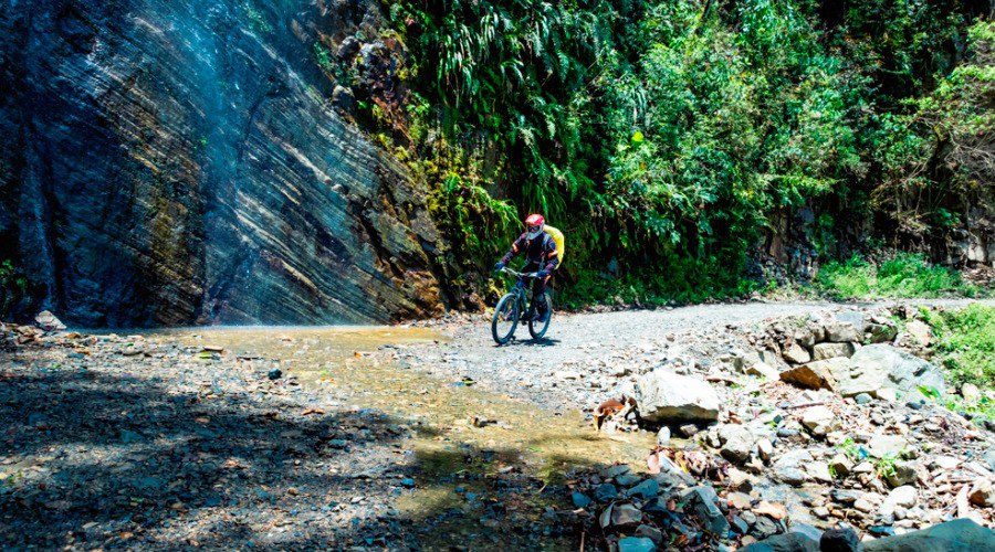 BIKING: COPACABANA, TIWANAKU & UYUNI